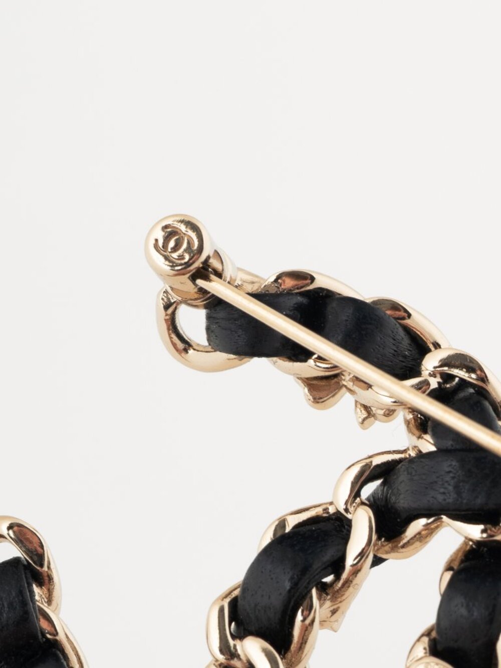Chanel Black Leather Embellished CC-Logo Brooch - Picture 5 of 6